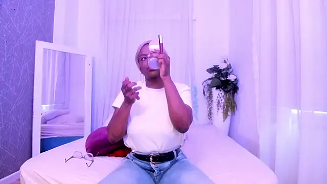 Snapshot of LolaJenkinss chatting on October 17, 2025, 1:14 pm LolaJenkinss online show from October 17, 2025, 1:14 pm