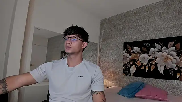 mike wills3 online show from September 25, 2025, 3:32 am