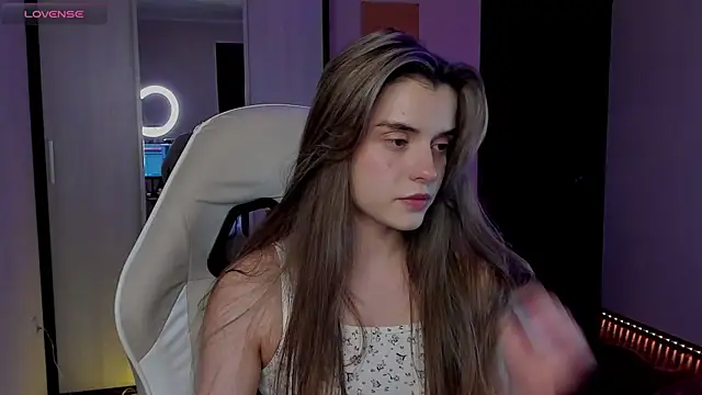 Snapshot of CharmingVixen chatting on September 26, 2025, 5:50 pm CharmingVixen online show from September 26, 2025, 5:50 pm