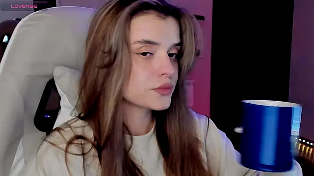 Snapshot of CharmingVixen chatting on October 4, 2025, 8:29 pm CharmingVixen online show from October 4, 2025, 8:29 pm