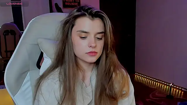 Snapshot of CharmingVixen chatting on October 9, 2025, 7:23 pm CharmingVixen online show from October 9, 2025, 7:23 pm