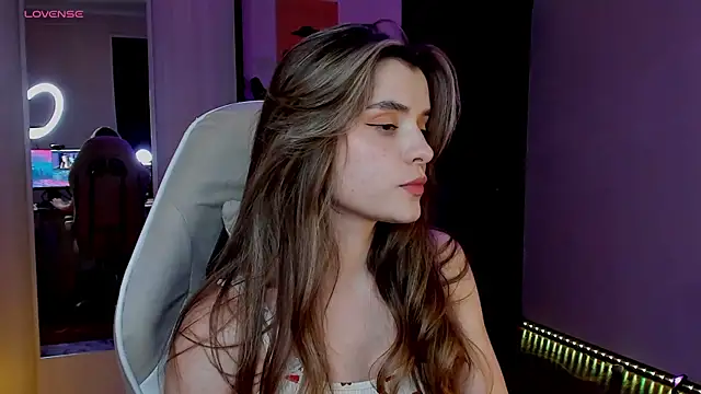 Snapshot of CharmingVixen chatting on October 13, 2025, 8:09 pm CharmingVixen online show from October 13, 2025, 8:09 pm