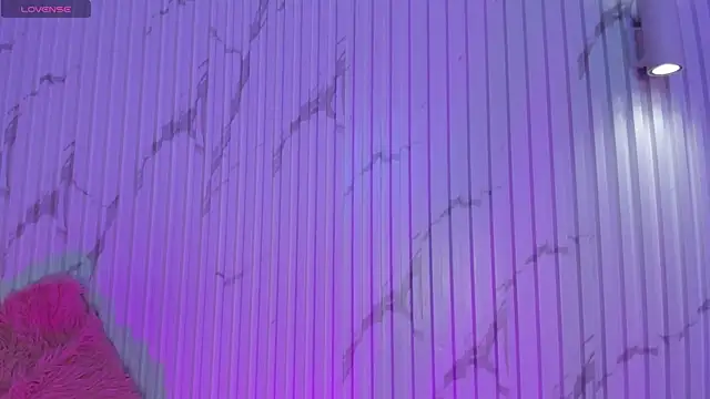 Snapshot of Missdionne_curly chatting on October 25, 2025, 11:29 am Missdionne curly online show from October 25, 2025, 11:29 am