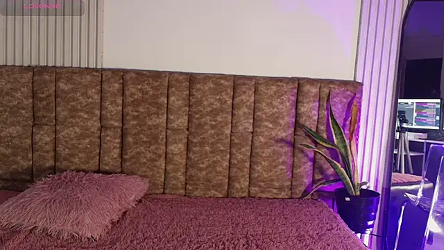 Missdionne curly online show from March 21, 2026, 11:15 am