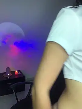 Snapshot of sweet-abbie chatting on October 23, 2025, 2:11 am sweet-abbie online show from October 23, 2025, 2:11 am