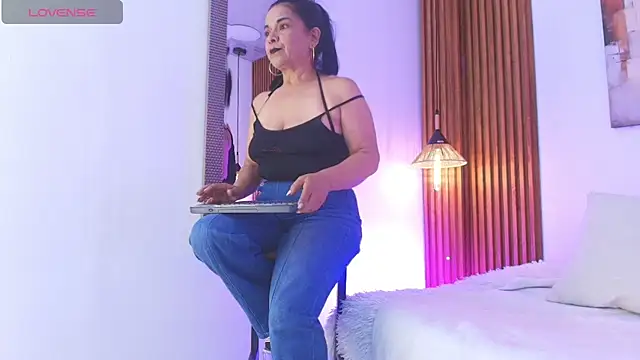 EvaGoddess  online show from May 8, 2026, 8:25 pm