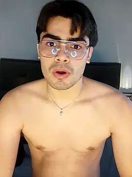 Snapshot of Mason_grey chatting on October 14, 2025, 8:53 pm Mason grey online show from October 14, 2025, 8:53 pm