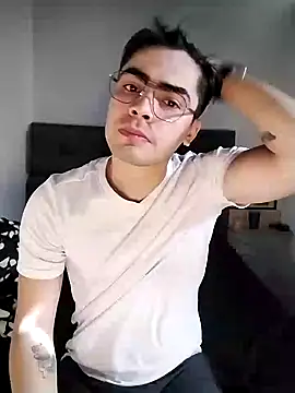 Snapshot of Mason_grey chatting on November 5, 2025, 12:38 pm Mason grey online show from November 5, 2025, 12:38 pm