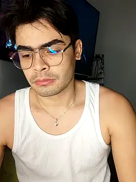 Snapshot of Mason_grey chatting on November 17, 2025, 11:05 am Mason grey online show from November 17, 2025, 11:05 am