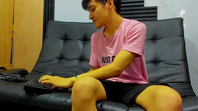 Snapshot of Amun_obsidian chatting on October 18, 2025, 12:28 pm Amun obsidian online show from October 18, 2025, 12:28 pm