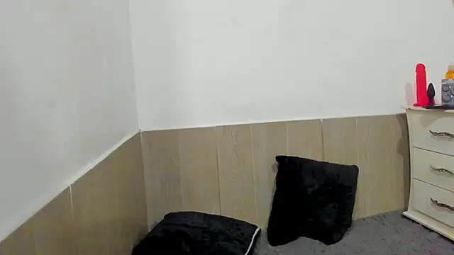 Snapshot of Amun_obsidian chatting on October 23, 2025, 12:37 pm Amun obsidian online show from October 23, 2025, 12:37 pm