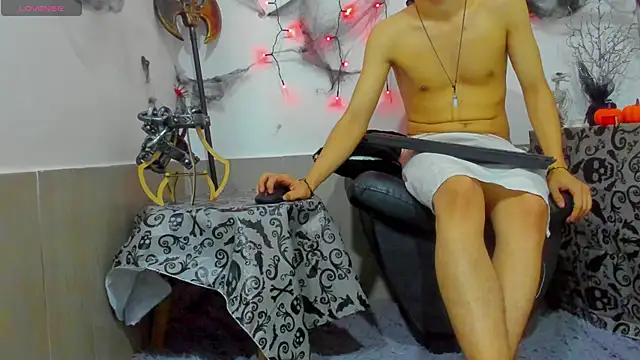 Snapshot of Amun_obsidian chatting on October 31, 2025, 12:39 pm Amun obsidian online show from October 31, 2025, 12:39 pm