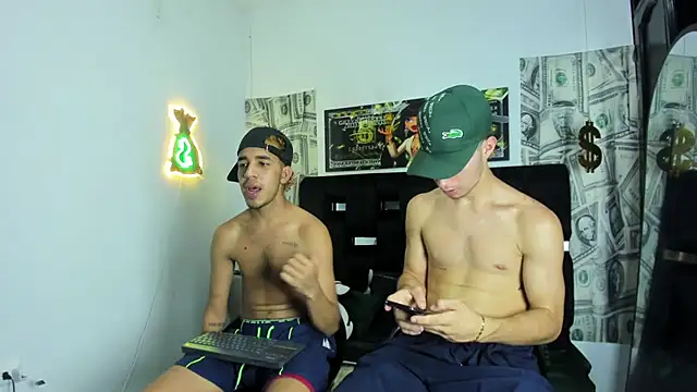 Snapshot of Duo_Straight chatting on September 20, 2025, 11:39 pm Duo Straight online show from September 20, 2025, 11:39 pm