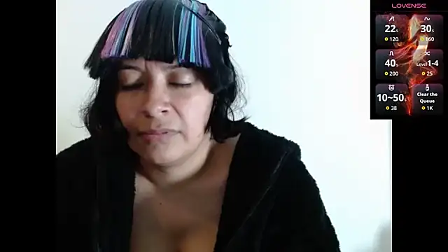 Snapshot of Acelinrose chatting on October 3, 2025, 11:35 pm Acelinrose online show from October 3, 2025, 11:35 pm