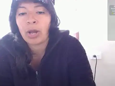 Acelinrose online show from February 9, 2026, 2:21 pm