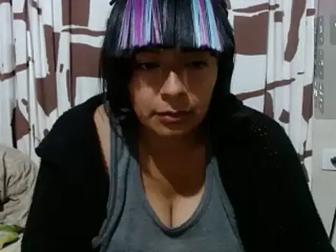 Acelinrose online show from April 28, 2026, 1:59 am