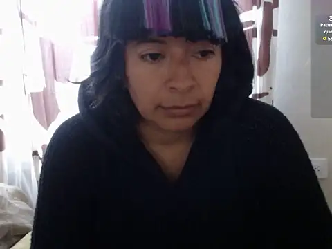 Acelinrose online show from May 8, 2026, 12:10 pm