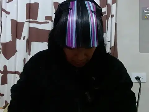 Acelinrose online show from May 13, 2026, 12:41 am