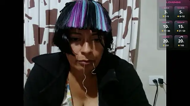 Acelinrose online show from June 14, 2026, 2:24 am