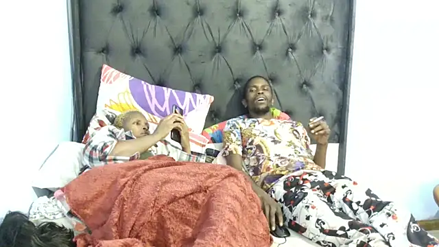 Snapshot of Dandelion_enigman chatting on October 29, 2025, 1:24 pm Dandelion enigman online show from October 29, 2025, 1:24 pm