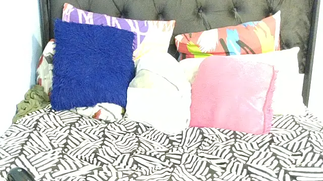 Snapshot of Dandelion_enigman chatting on November 2, 2025, 11:18 pm Dandelion enigman online show from November 2, 2025, 11:18 pm