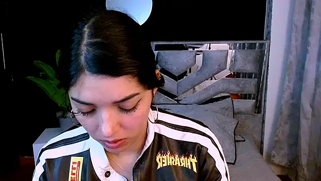 Snapshot of dreams_girl chatting on September 27, 2025, 3:11 am dreams girl online show from September 27, 2025, 3:11 am