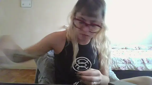 BlondieTami online show from March 29, 2026, 5:24 pm