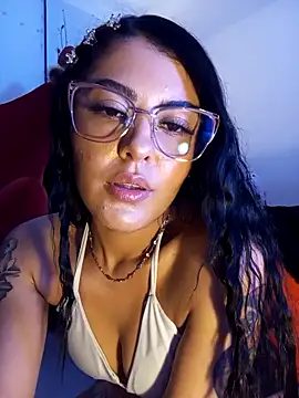 Snapshot of ValeNiitaLuv chatting on October 10, 2025, 11:26 pm ValeNiitaLuv online show from October 10, 2025, 11:26 pm