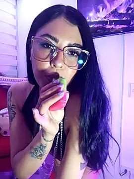 Snapshot of ValeNiitaLuv chatting on November 4, 2025, 11:04 pm ValeNiitaLuv online show from November 4, 2025, 11:04 pm