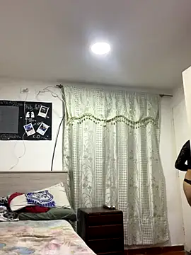 Valentinamoreno1946 online show from September 24, 2025, 2:37 am