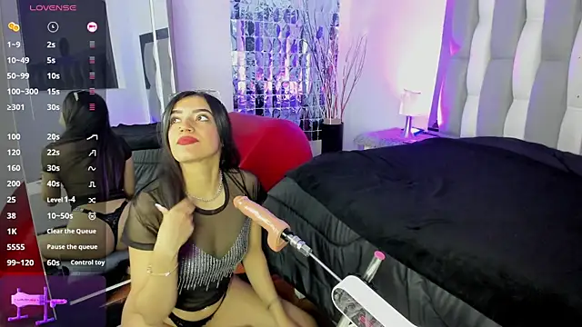 Snapshot of IsaDiiaz chatting on October 4, 2025, 4:10 am IsaDiiaz online show from October 4, 2025, 4:10 am