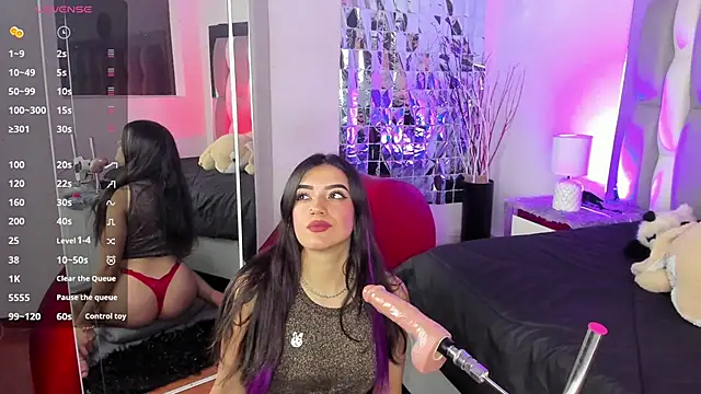 Snapshot of IsaDiiaz chatting on October 18, 2025, 4:15 am IsaDiiaz online show from October 18, 2025, 4:15 am