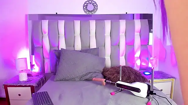 Snapshot of IsaDiiaz chatting on October 25, 2025, 4:31 am IsaDiiaz online show from October 25, 2025, 4:31 am