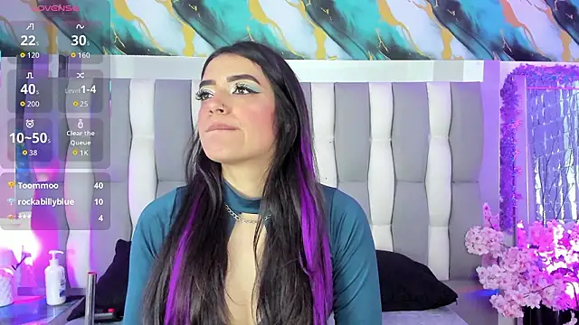 Snapshot of IsaDiiaz chatting on March 10, 2026, 5:45 am IsaDiiaz online show from March 10, 2026, 5:45 am