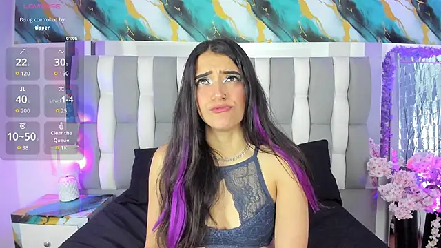 Snapshot of IsaDiiaz chatting on March 27, 2026, 4:29 am IsaDiiaz online show from March 27, 2026, 4:29 am