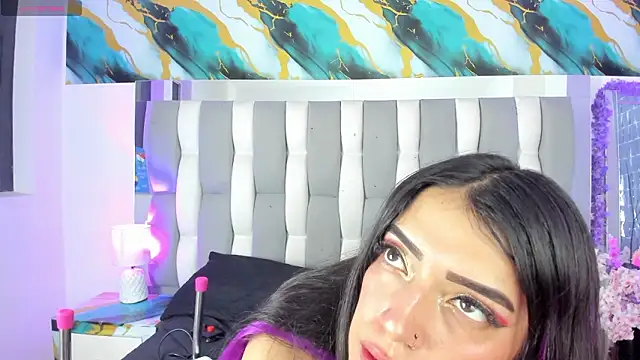 Snapshot of IsaDiiaz chatting on March 28, 2026, 4:45 am IsaDiiaz online show from March 28, 2026, 4:45 am