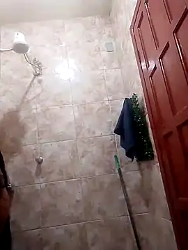 Crislove22 online show from October 15, 2025, 5:35 pm