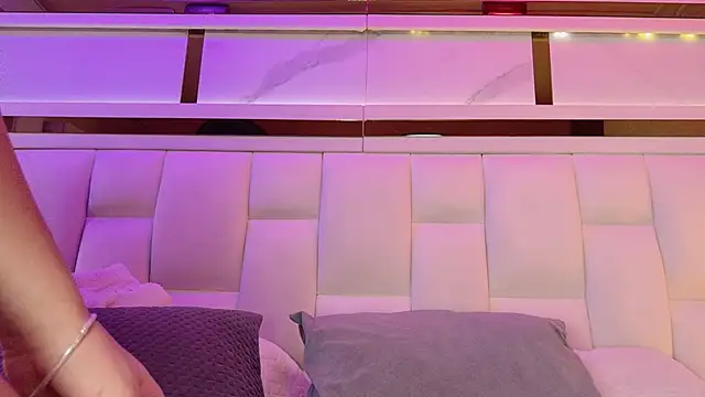 Snapshot of samanthaa_sm chatting on October 25, 2025, 11:40 am samanthaa sm online show from October 25, 2025, 11:40 am