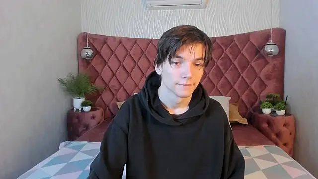 Snapshot of alfred_joness chatting on October 31, 2025, 7:20 am alfred joness online show from October 31, 2025, 7:20 am