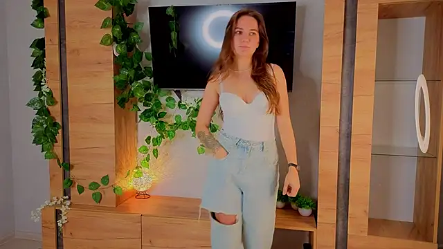 TiffanyBrooklin online show from September 23, 2025, 4:43 pm