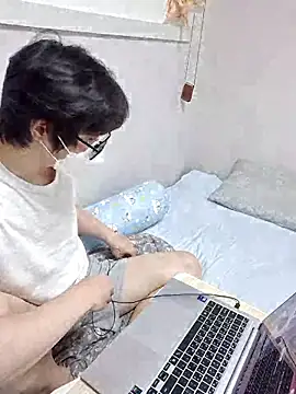 Snapshot of kuku971koko chatting on September 20, 2025, 3:24 pm kuku971koko online show from September 20, 2025, 3:24 pm