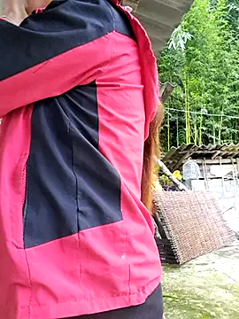 Snapshot of diamond-- chatting on October 2, 2025, 12:39 am diamond-- online show from October 2, 2025, 12:39 am