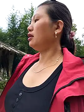 Snapshot of diamond-- chatting on October 3, 2025, 12:51 am diamond-- online show from October 3, 2025, 12:51 am