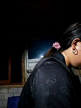 Snapshot of diamond-- chatting on October 7, 2025, 10:18 pm diamond-- online show from October 7, 2025, 10:18 pm