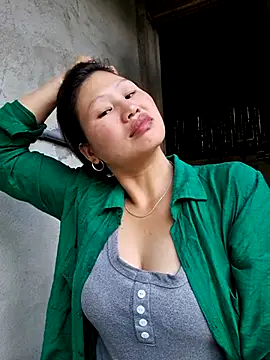 Snapshot of diamond-- chatting on October 15, 2025, 12:22 am diamond-- online show from October 15, 2025, 12:22 am