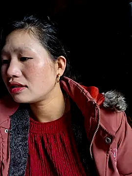 Snapshot of diamond-- chatting on November 3, 2025, 2:13 am diamond-- online show from November 3, 2025, 2:13 am