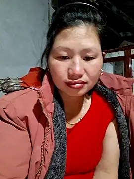 Snapshot of diamond-- chatting on November 3, 2025, 2:18 pm diamond-- online show from November 3, 2025, 2:18 pm