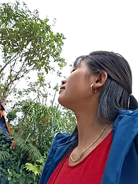 Snapshot of diamond-- chatting on November 6, 2025, 12:44 am diamond-- online show from November 6, 2025, 12:44 am