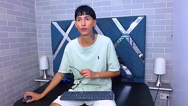 Snapshot of Daniel_delux_ chatting on October 25, 2025, 1:29 pm Daniel delux online show from October 25, 2025, 1:29 pm