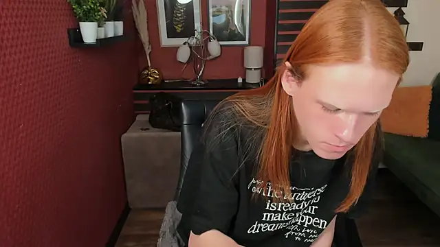 Snapshot of ChloeValentinee chatting on October 16, 2025, 10:38 am ChloeValentinee online show from October 16, 2025, 10:38 am